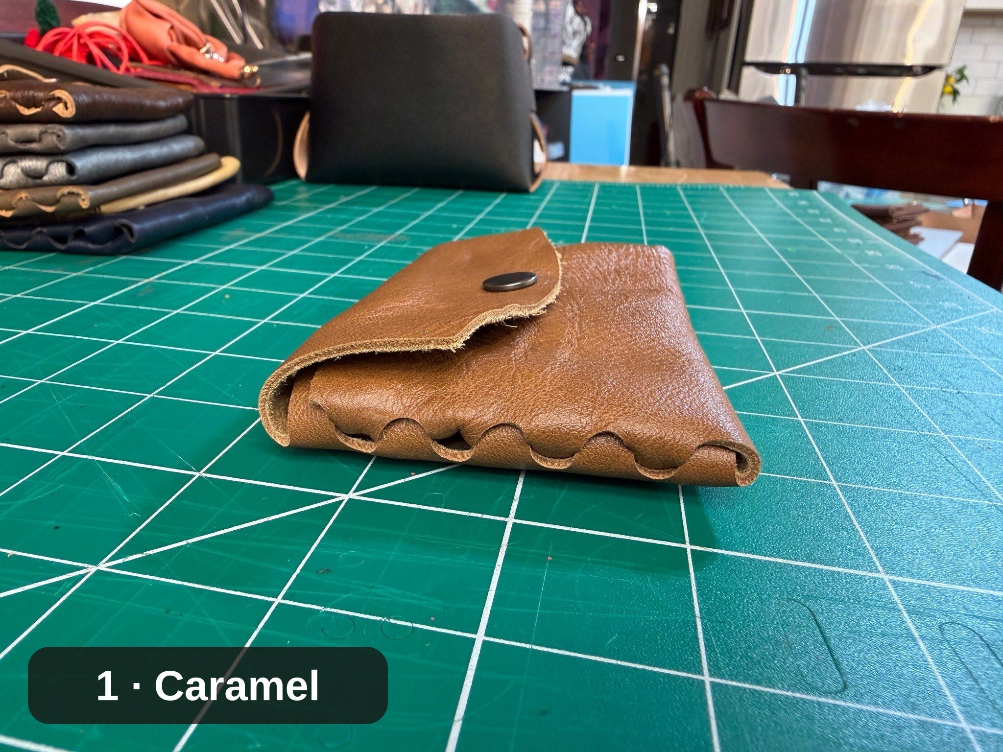 Billetera Lateral Tejida - Estuche de Cuero Hecho a Mano para Tarjetas y Efectivo