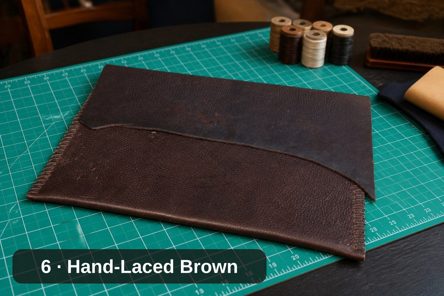 Funda para portátil "Live Edge" - Cuero sin tratar hecho a mano