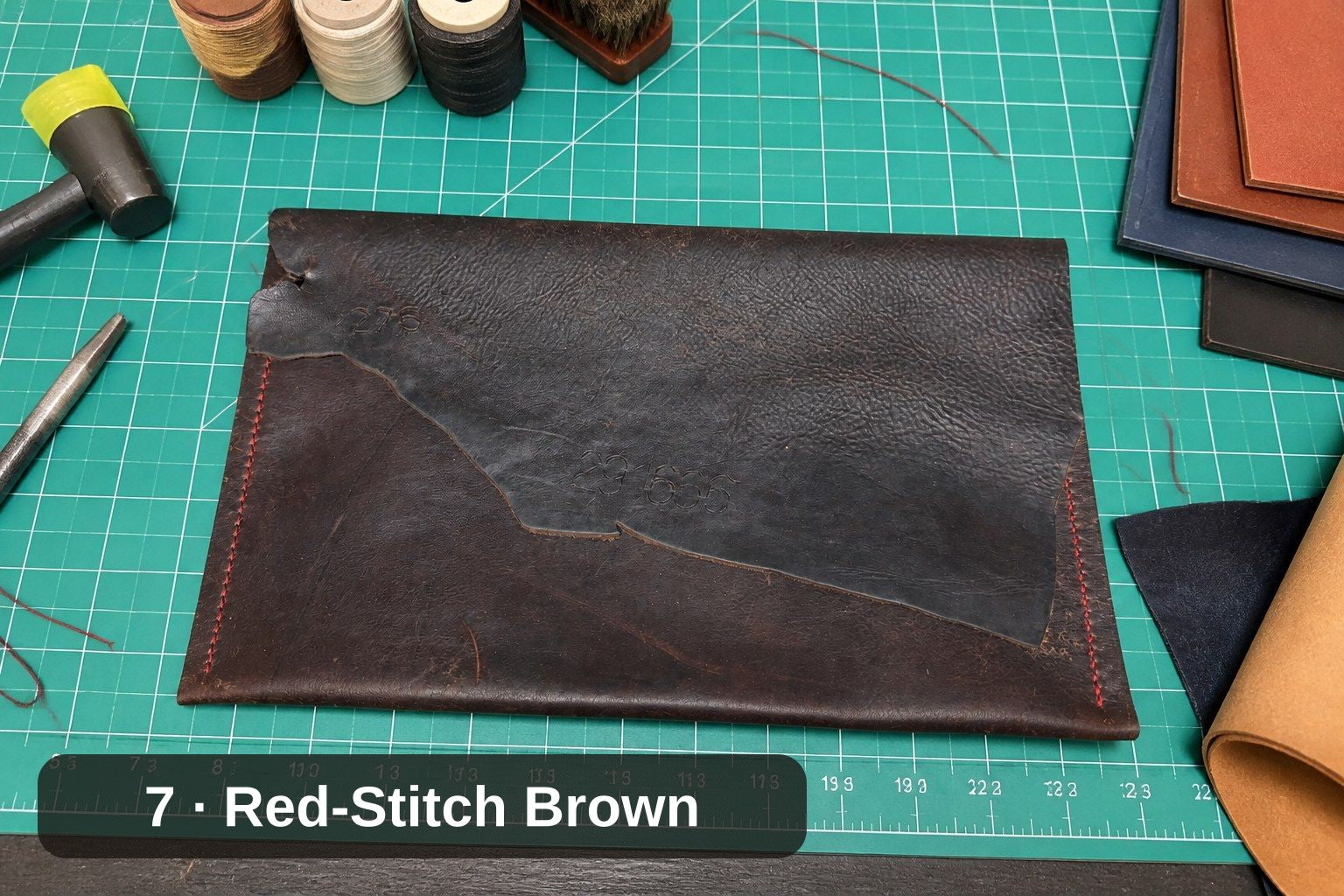 Funda para portátil "Live Edge" - Cuero sin tratar hecho a mano